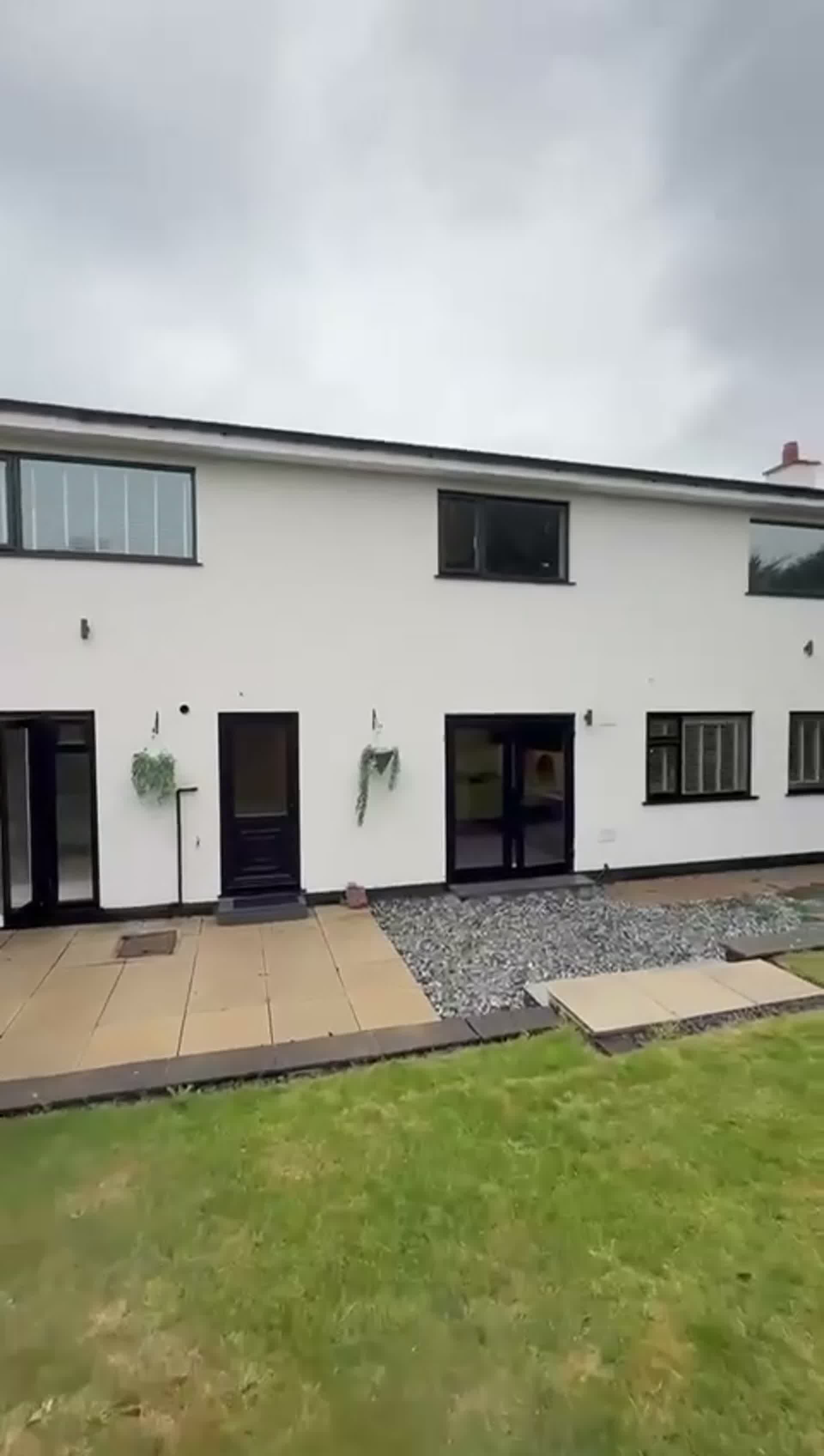 Dining & Garden Aspect